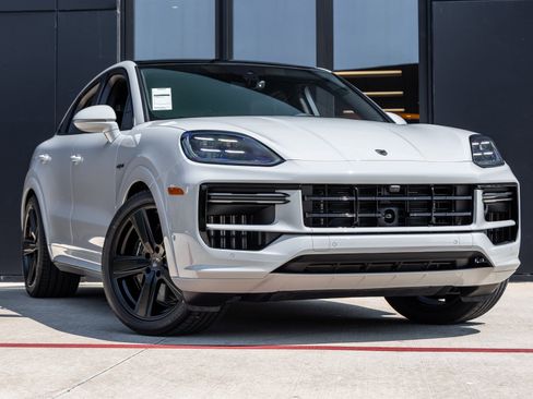 New 2025 Porsche Cayenne Turbo image 6