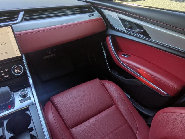 Used 2024 Jaguar XF R-Dynamic SE RWD image 16