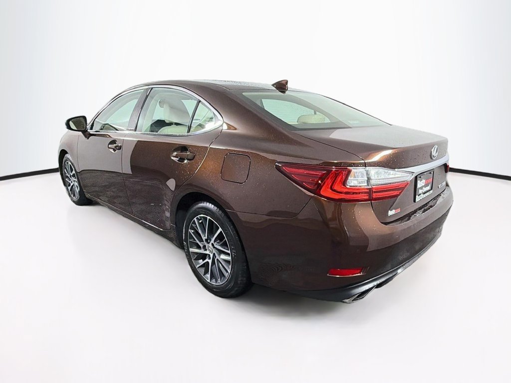 Used 2017 Lexus ES 350 w/ Luxury Package FWD image 5