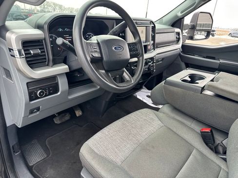 Used 2025 Ford F250 XLT image 16