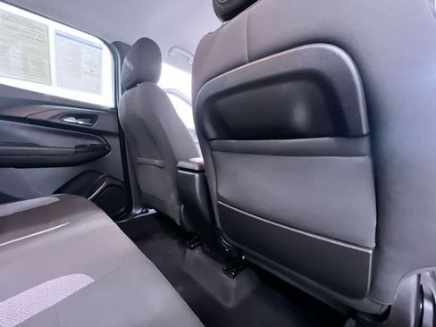 Used 2021 Chevrolet TrailBlazer LS FWD image 39