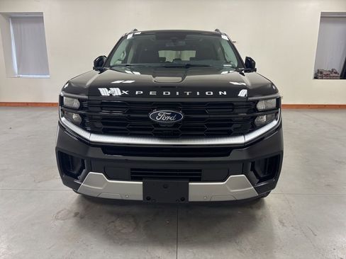 New 2026 Ford Expedition Max Platinum w/ Platinum Ultimate Package AWD/4WD image 3