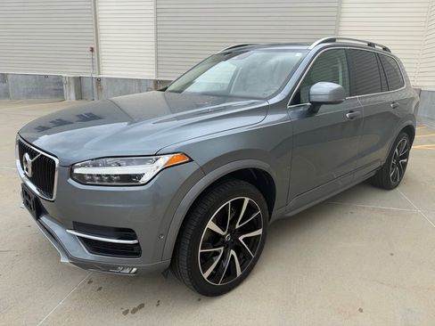 Used 2018 Volvo XC90 T6 Momentum w/ Convenience Package AWD/4WD image 7