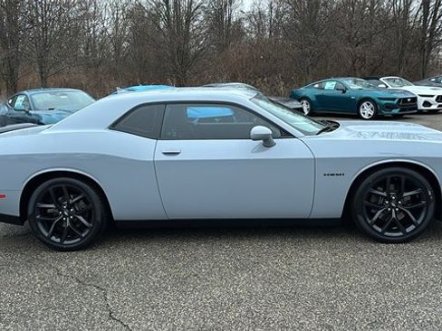 Used 2020 Dodge Challenger R/T w/ Plus Package image 27