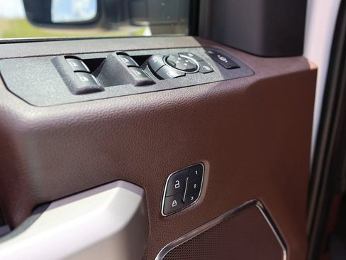Used 2018 Ford F250 King Ranch w/ King Ranch Ultimate Package AWD/4WD image 32