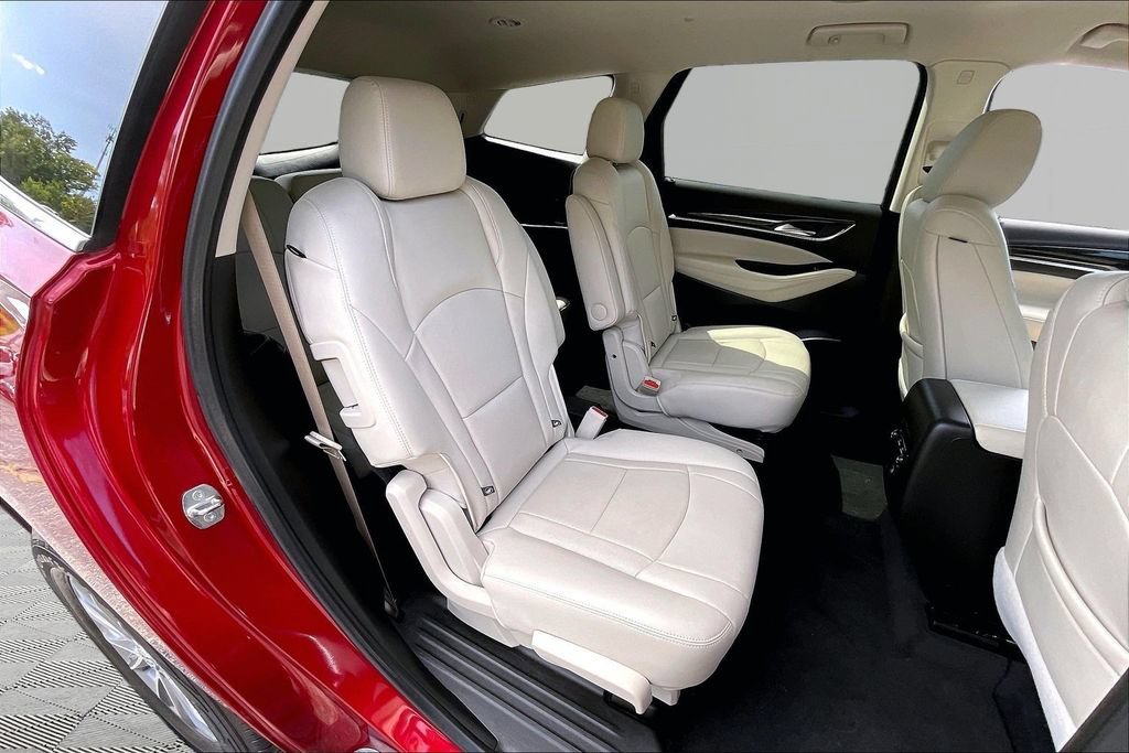 Used 2023 Buick Enclave Essence FWD image 28
