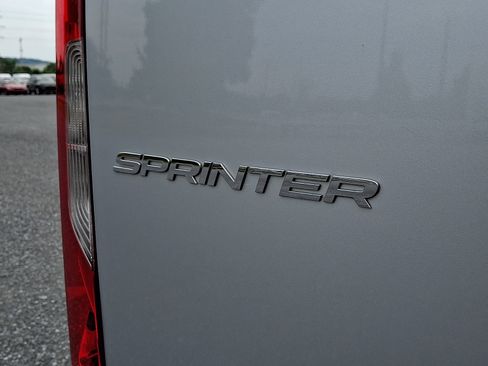 Used 2023 Mercedes-Benz Sprinter 2500 image 29