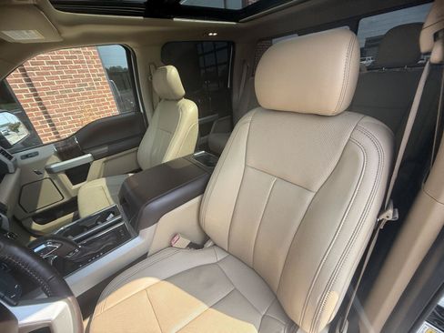Used 2018 Ford F150 Lariat w/ Equipment Group 502A Luxury AWD/4WD image 18