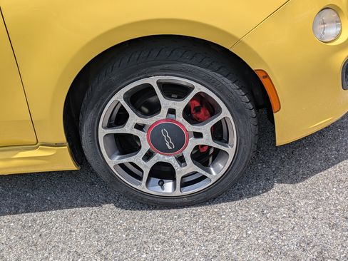 Used 2013 FIAT 500 Sport w/ Beats Audio Pkg FWD image 11