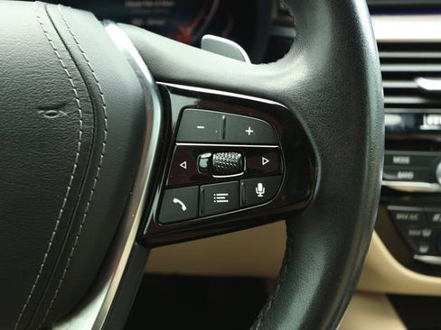 Used 2021 BMW 530i image 14