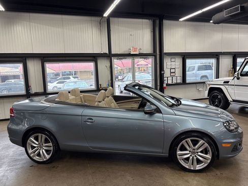 Used 2012 Volkswagen Eos Executive image 21
