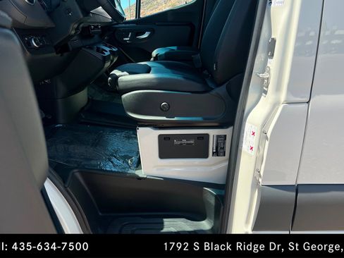 Used 2026 Mercedes-Benz Sprinter 2500 image 17