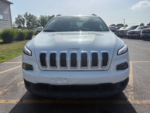 Used 2015 Jeep Cherokee Latitude w/ Cold Weather Group AWD/4WD image 3