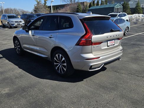 Used 2025 Volvo XC60 B5 Plus image 6