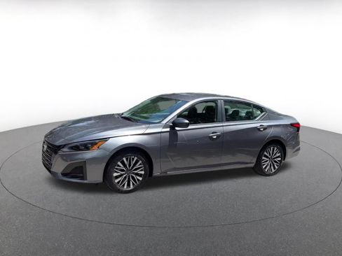 Used 2026 Nissan Altima 2.5 SV FWD image 7