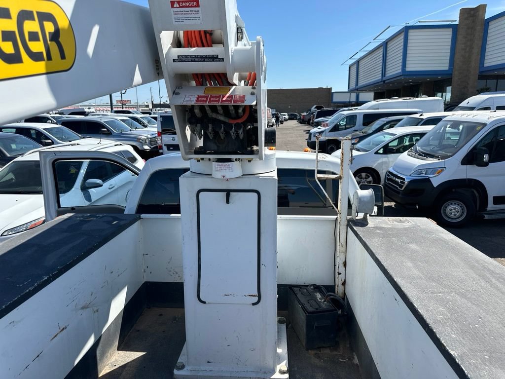 Used 2010 Ford F550 2WD Regular Cab Super Duty image 25