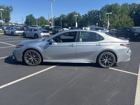 Used 2023 Toyota Camry SE w/ Convenience Package FWD image 8