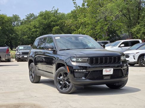 New 2025 Jeep Grand Cherokee Limited w/ Black Appearance Package image 6