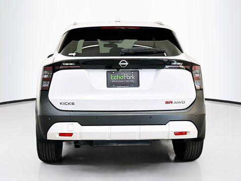 Used 2025 Nissan Kicks SR image 7