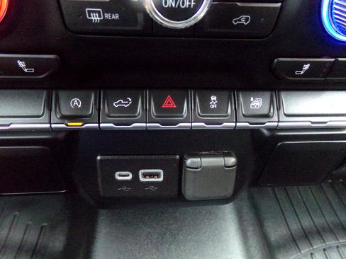 Used 2022 GMC Sierra 1500 Elevation image 14