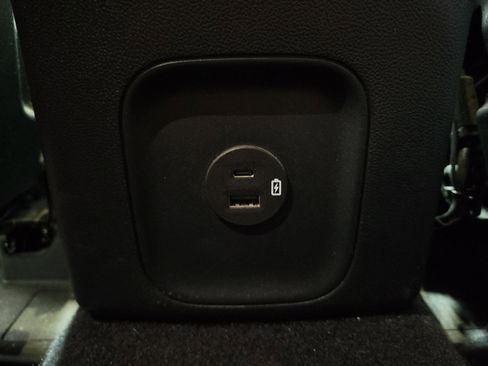 Used 2020 Ford Escape SE image 15