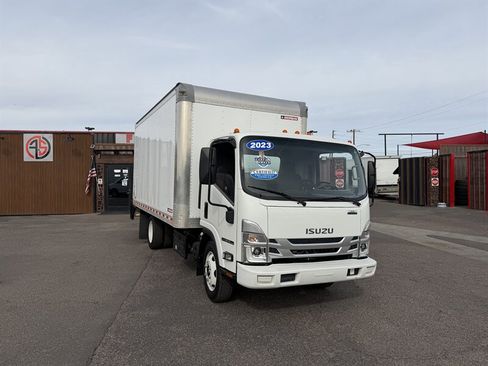 Used 2023 Isuzu NPR image 1