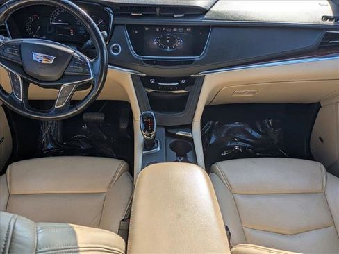 Used 2018 Cadillac XT5 Luxury w/ Driver Awareness Package image 17