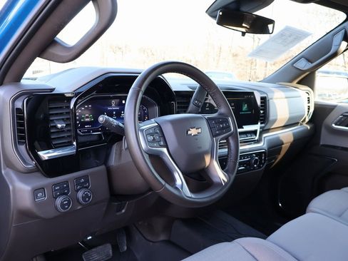 Used 2023 Chevrolet Silverado 1500 LT w/ Z71 Off-Road Package image 16