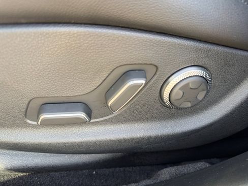 Used 2025 Genesis G80 2.5T image 14