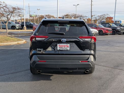 Used 2023 Toyota RAV4 XLE image 7