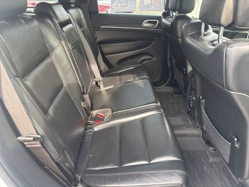 Used 2022 Jeep Grand Cherokee Limited image 30