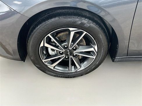 Used 2024 Kia Forte LXS image 29