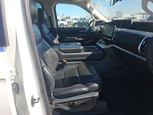 Certified 2025 Ford Expedition Platinum image 13