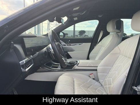 Used 2024 BMW 760i xDrive w/ Executive Package AWD/4WD image 13