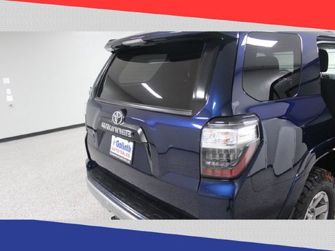 Used 2015 Toyota 4Runner Trail image 29