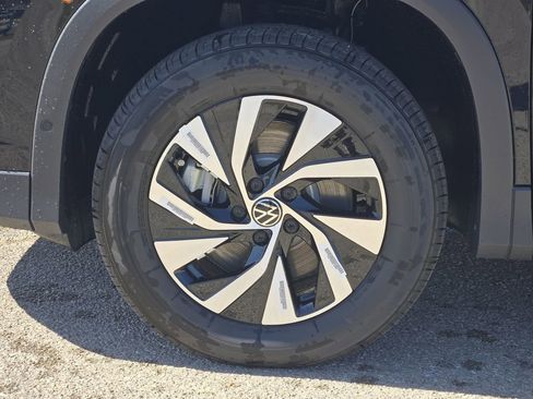 New 2026 Volkswagen Tiguan S AWD/4WD image 9