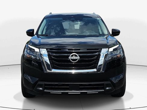 Used 2024 Nissan Pathfinder SV FWD image 9