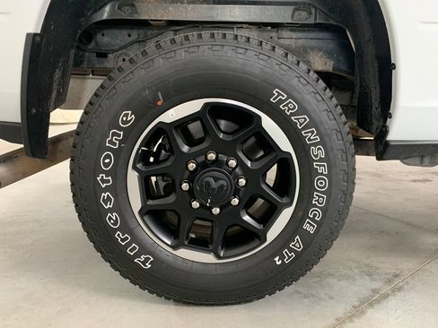 Used 2026 RAM 2500 Laramie AWD/4WD image 9