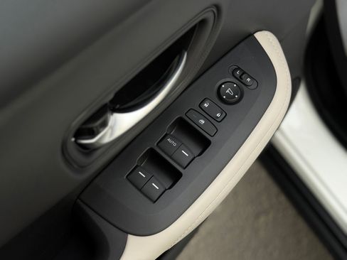 New 2026 Honda HR-V LX image 13