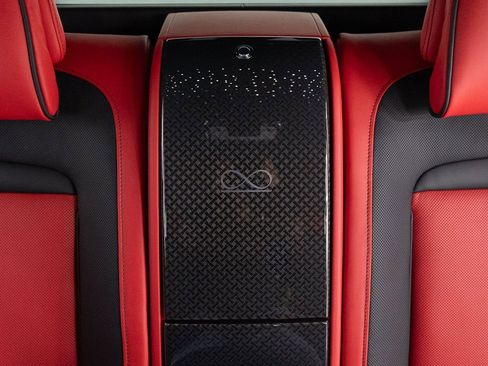 New 2025 Rolls-Royce Cullinan Black Badge w/ Leather Finishing Pack image 30