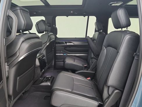 New 2026 Jeep Grand Wagoneer Summit AWD/4WD image 30