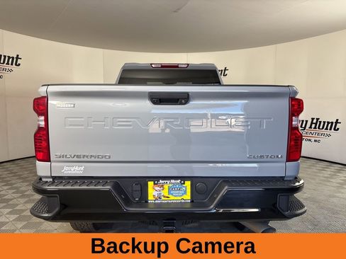 Used 2025 Chevrolet Silverado 2500 Custom image 7