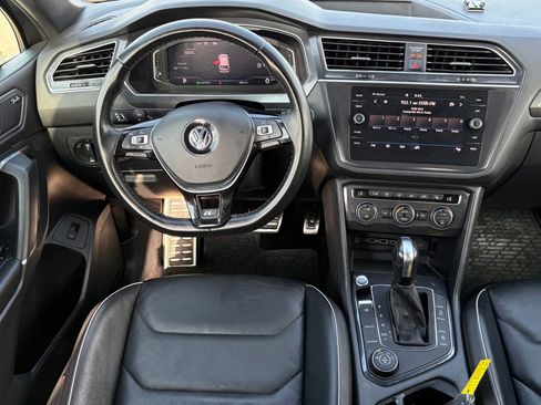 Used 2020 Volkswagen Tiguan SEL Premium R-Line w/ 3rd Row Seat Package AWD/4WD image 16