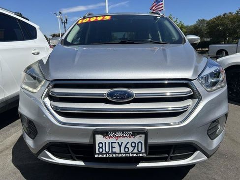 Used 2019 Ford Escape Titanium FWD image 2