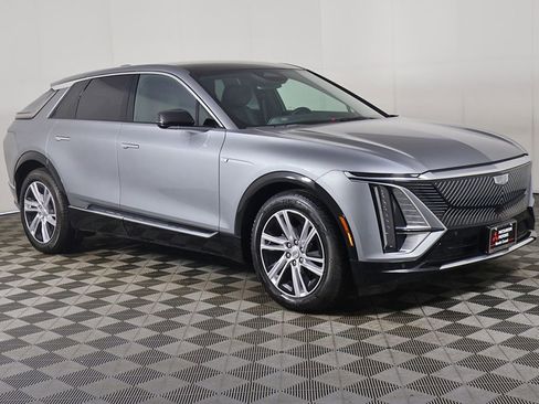 Used 2024 Cadillac Lyriq Tech RWD image 2