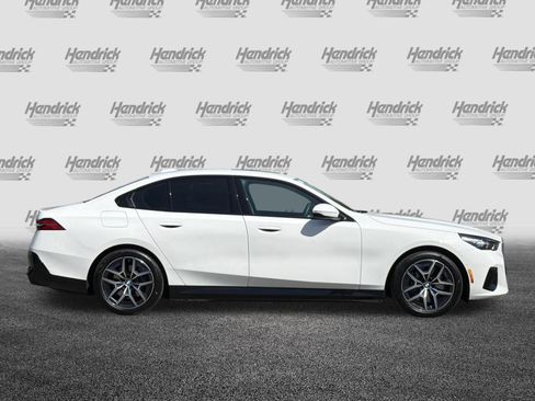 Used 2026 BMW i5 eDrive40 w/ M Sport Package AWD/4WD image 3