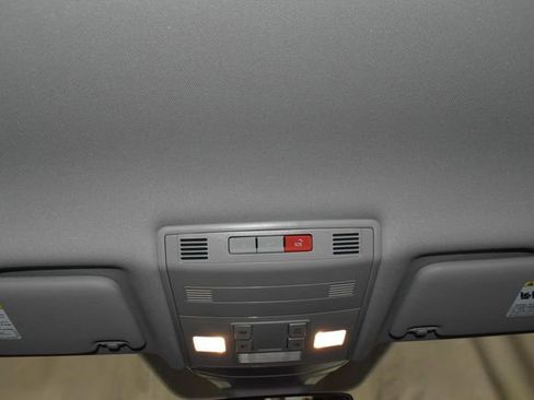 Used 2024 Volkswagen Jetta SE image 18