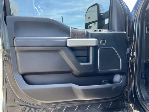 Used 2018 Ford F250 Lariat w/ Lariat Ultimate Package AWD/4WD image 26