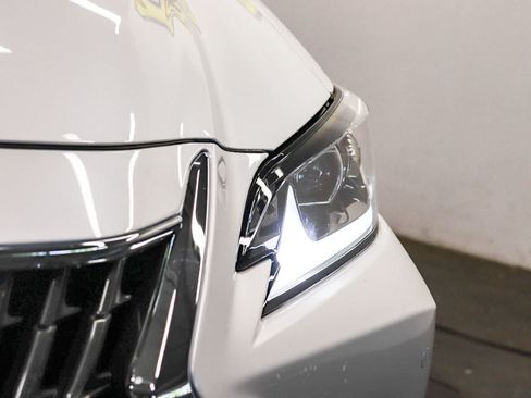 Used 2025 Lexus ES 300h w/ Premium Package FWD image 7