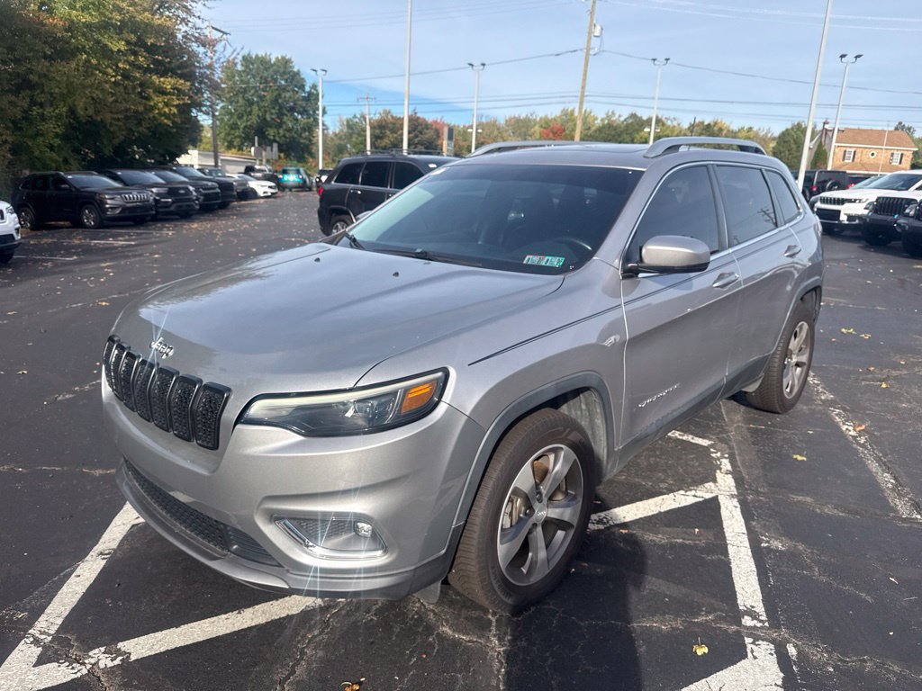 Used 2019 Jeep Cherokee Limited w/ Luxury Group AWD/4WD image 3